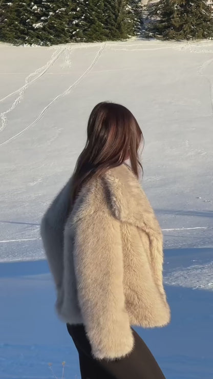 Veste en Fausse Fourrure “Parisienne Luxe”